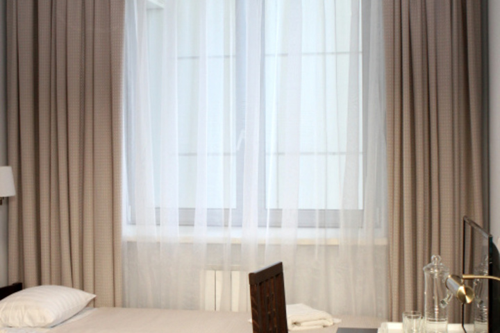 Room 6 of 13