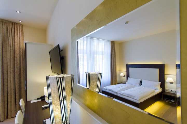Room 20 of 44
