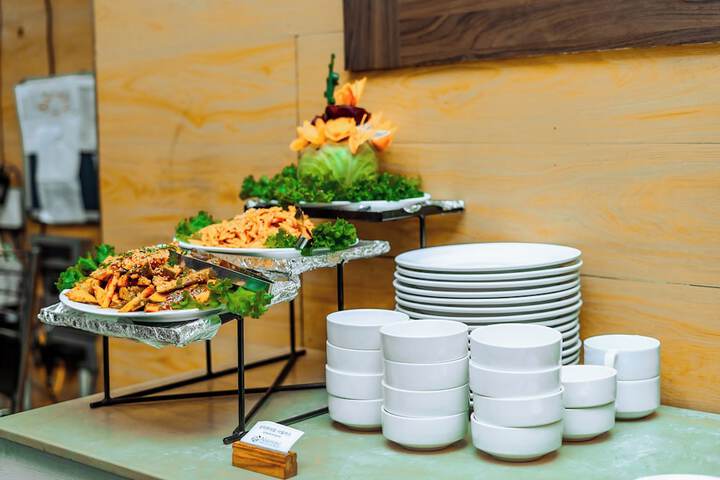 Dining 45 of 58