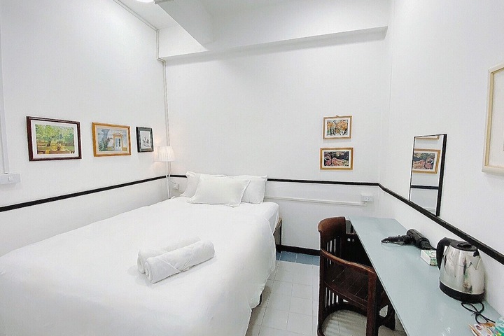 Room 4 of 22