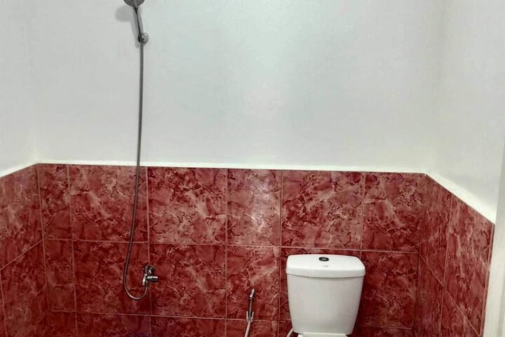 Room 16 of 33