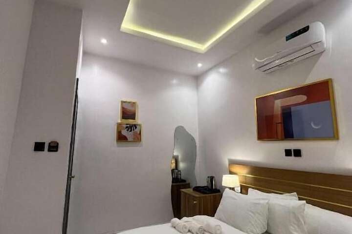 Room 3 of 31
