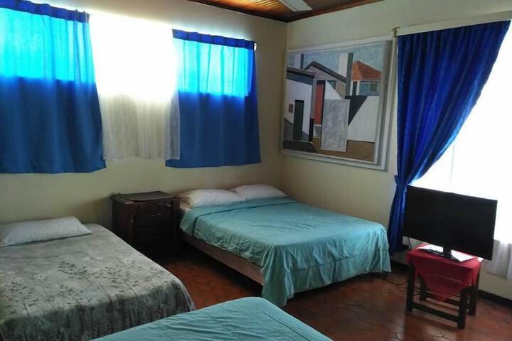 Room 9 of 37