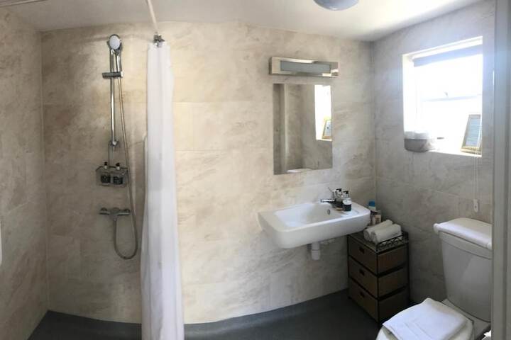 Room 19 of 35