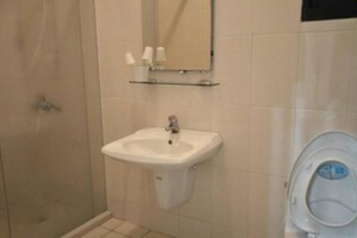 Room 6 of 29