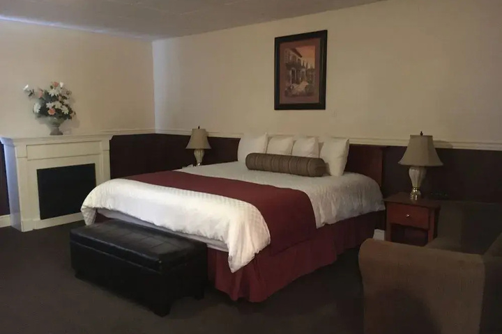Room 3 of 17