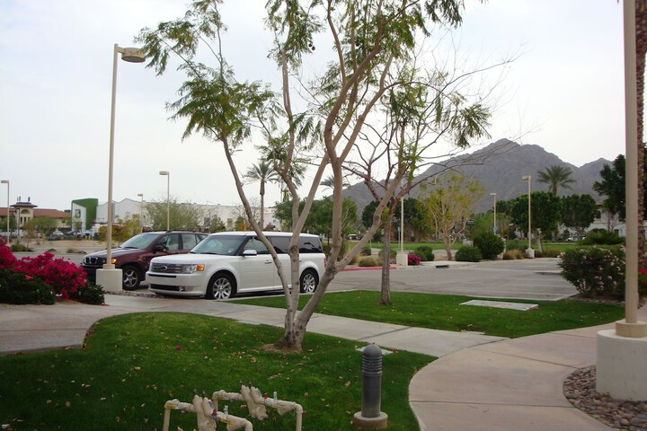 Hotel Exterior 32 of 43