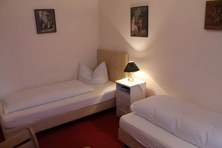 Room 3 of 66