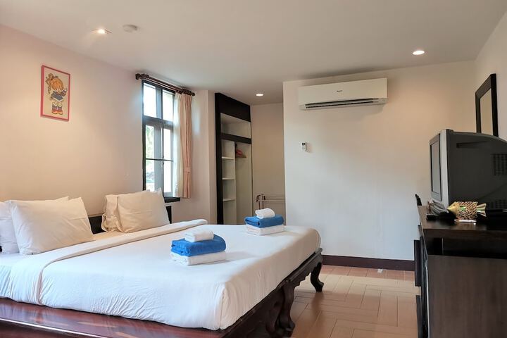 Room 14 of 60