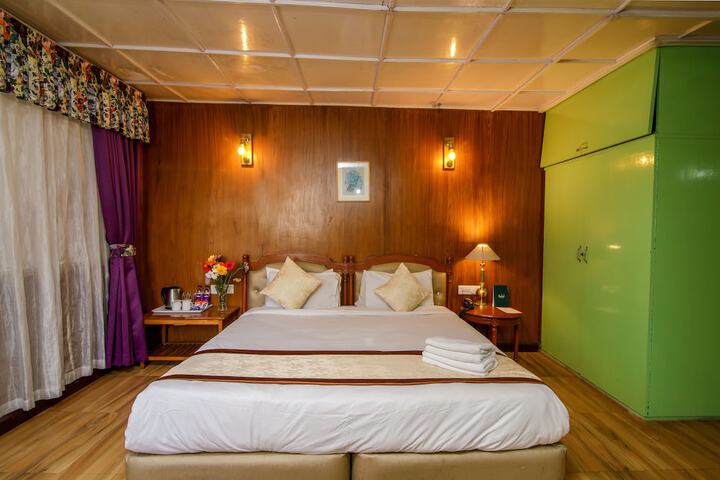 Room 10 of 22
