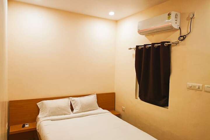 Room 5 of 14