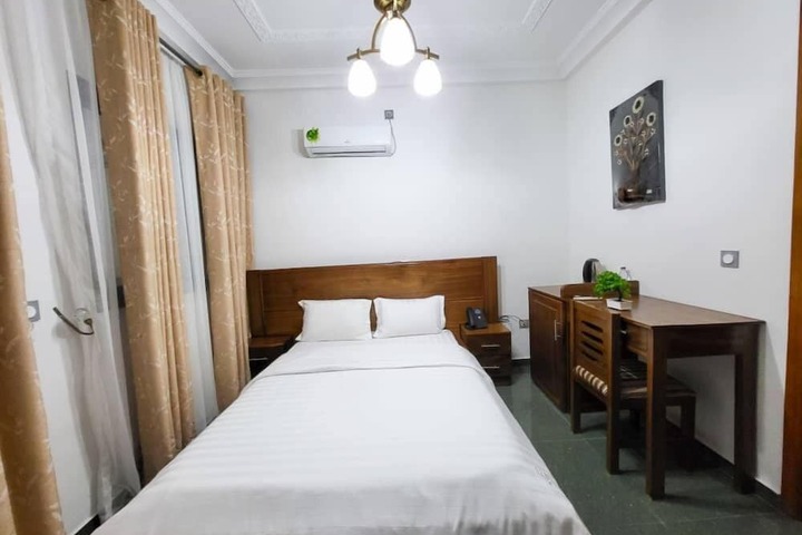 Room 26 of 79
