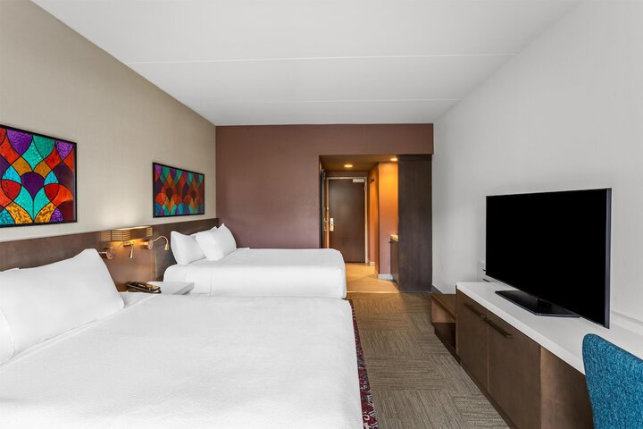 Room 35 of 79