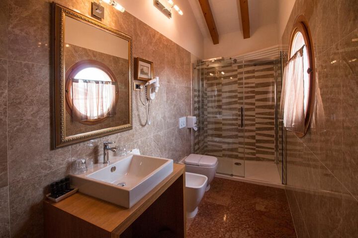 Bathroom Interior Photo