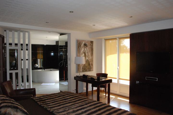 Room 6 of 67