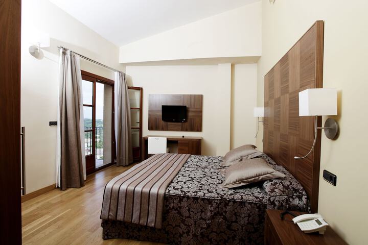 Room 5 of 72