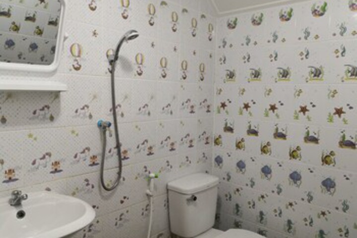 Room 2 of 23