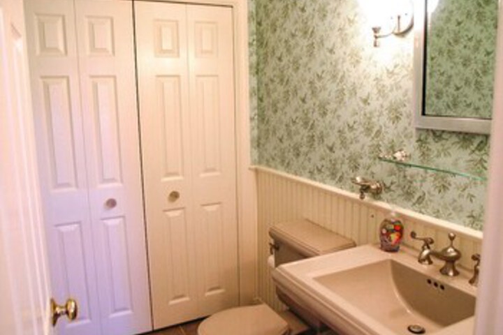 Room 6 of 20