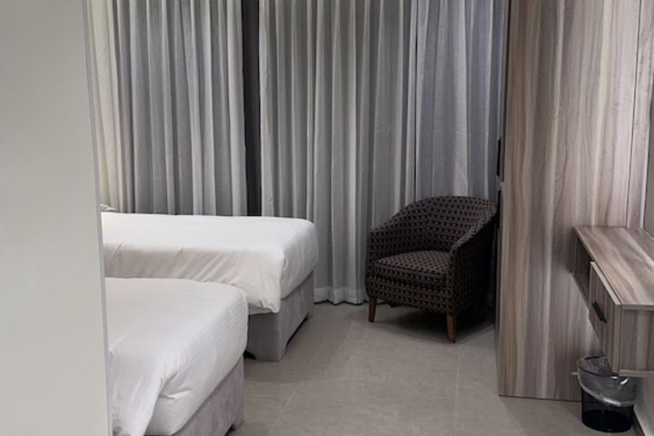 Room 5 of 19