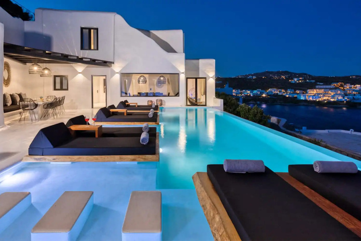 Pool 41 of 44