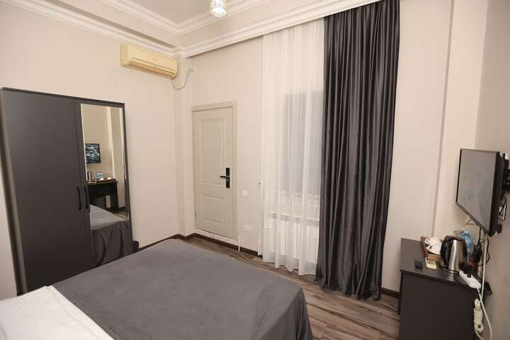 Room 44 of 65