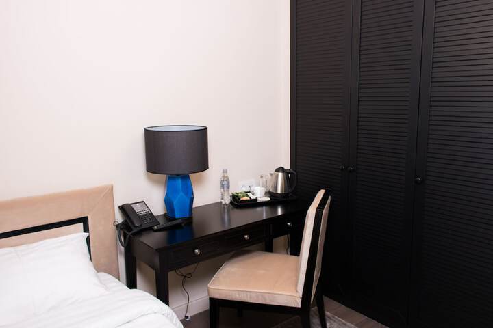 Room 21 of 43