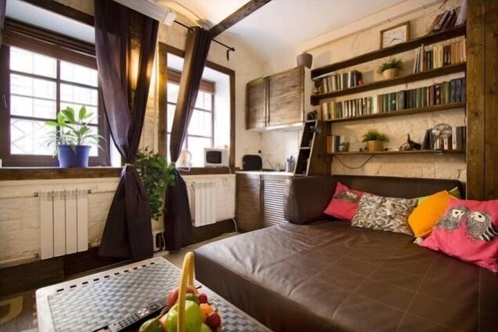 Room 4 of 10
