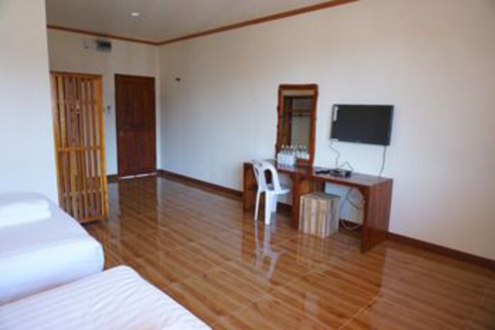 Room 28 of 39