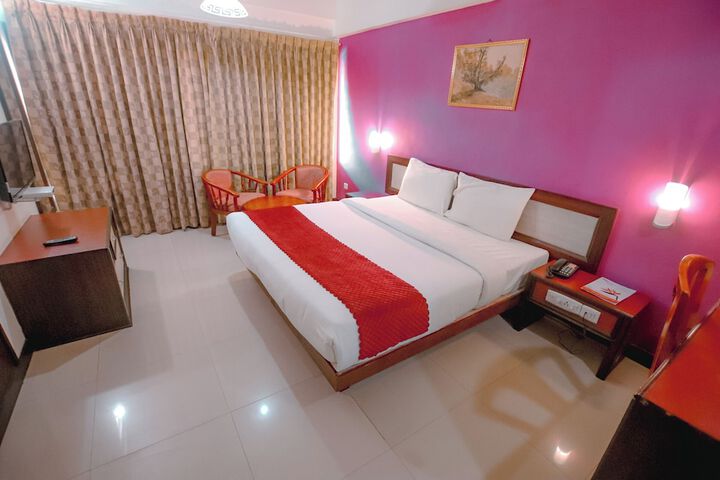 Room 9 of 33