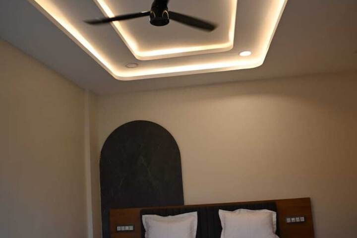 Room 7 of 36