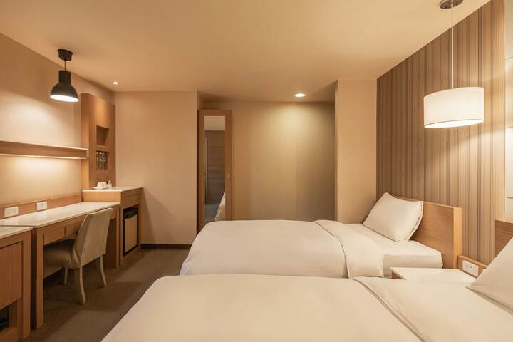Room 15 of 43