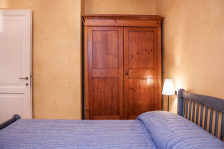Room 42 of 145
