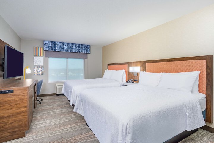 2 Queen Beds Hearing Accessible (7 of 12)