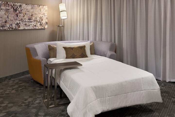 Room 9 of 33