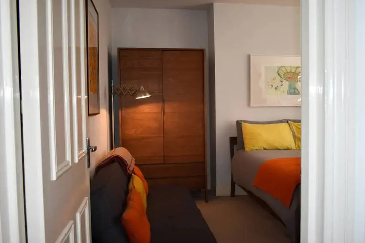 Exterior of 1BD Flat in Prestigious Hove Villas 5 Mins to sea