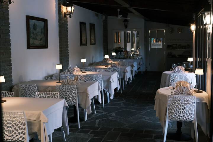 Dining 53 of 93