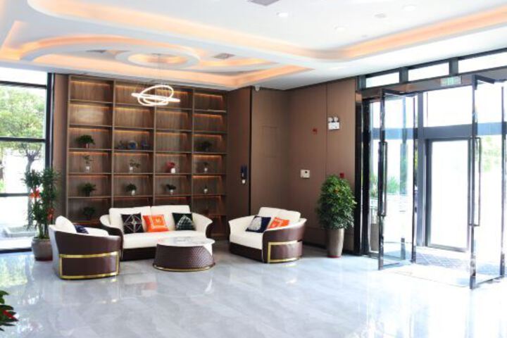 Hotel Interior 20 of 24