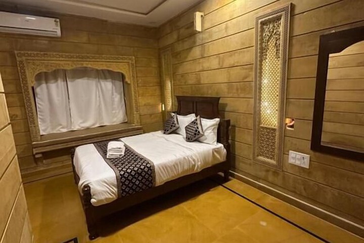 Room 2 of 9