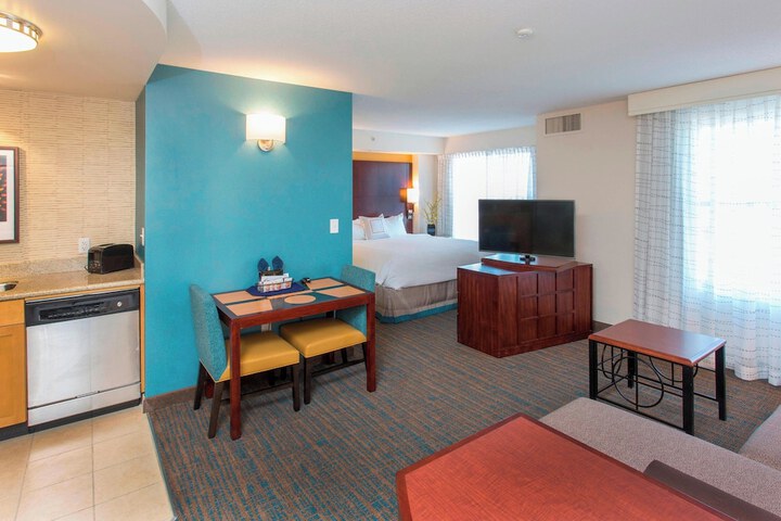 Room 5 of 27