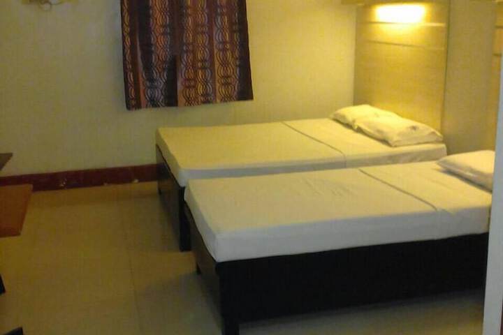 Room 68 of 94