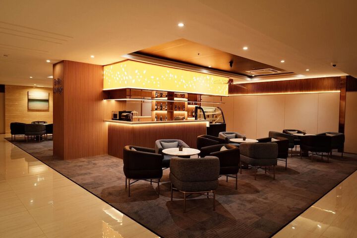 Lounge 56 of 60