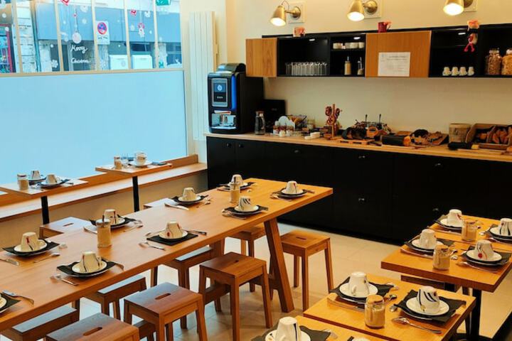 Breakfast/Coffee Service 93 of 112