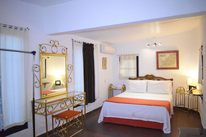 Room 12 of 90