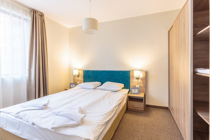 Room 8 of 34