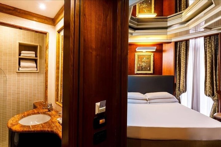 Room 77 of 117
