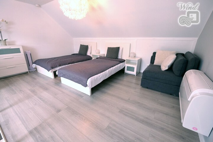Room 15 of 36