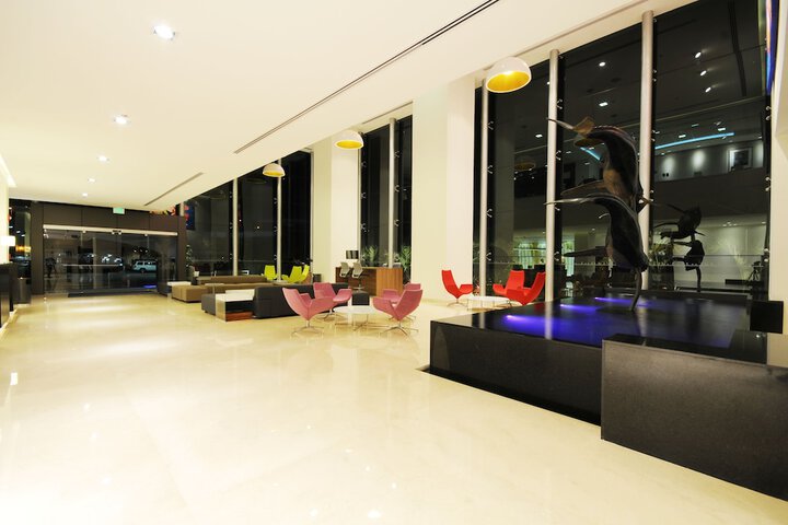 Hotel 2 of 131