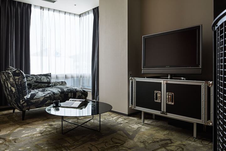 Room 27 of 52