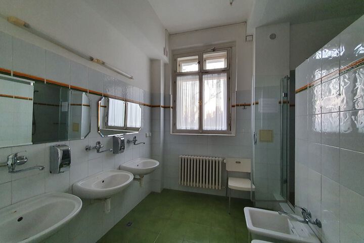 Room 270 of 324
