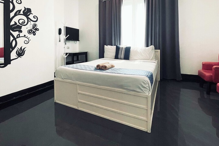 Room 18 of 43